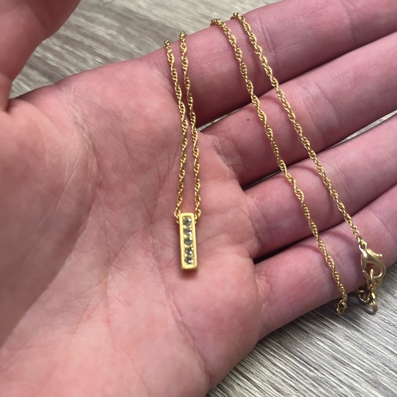 Like New! Vintage Nina Ricci Gold Pendant Necklace - Picture 7 of 7